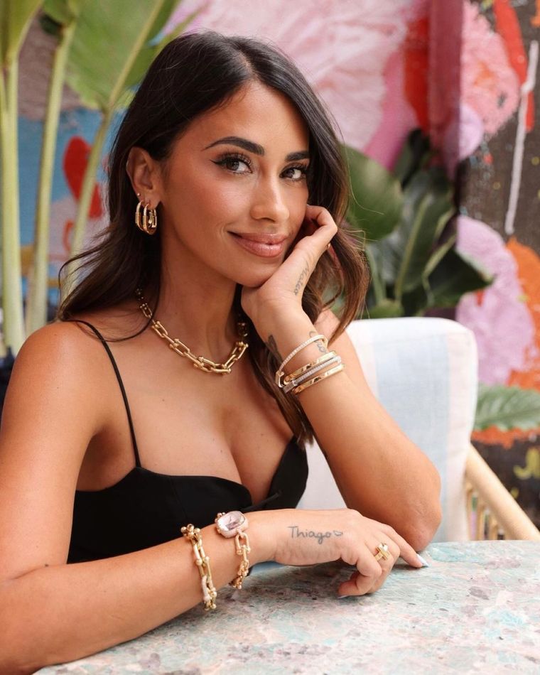 El look monocromático de Antonela Roccuzzo Foto: Instagram