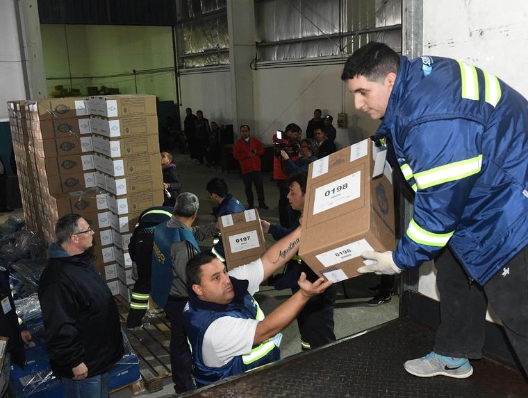 El Gobierno oficializó el convenio con el Correo para la logística de las PASO y las legislativas