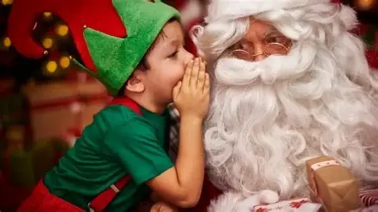 Navidad era la época del año que recibíamos tarjetas navideñas. Navidad era la época del año que recibíamos tarjetas navideñas.