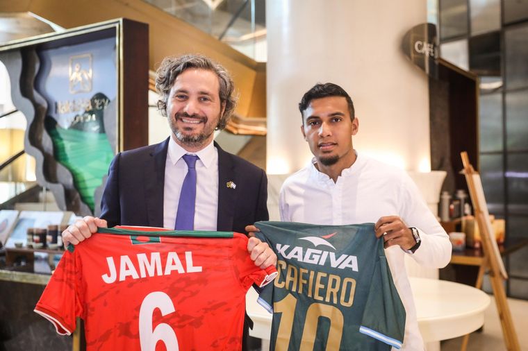 Santiago Cafiero y Bhuyan Jamal Foto: Télam