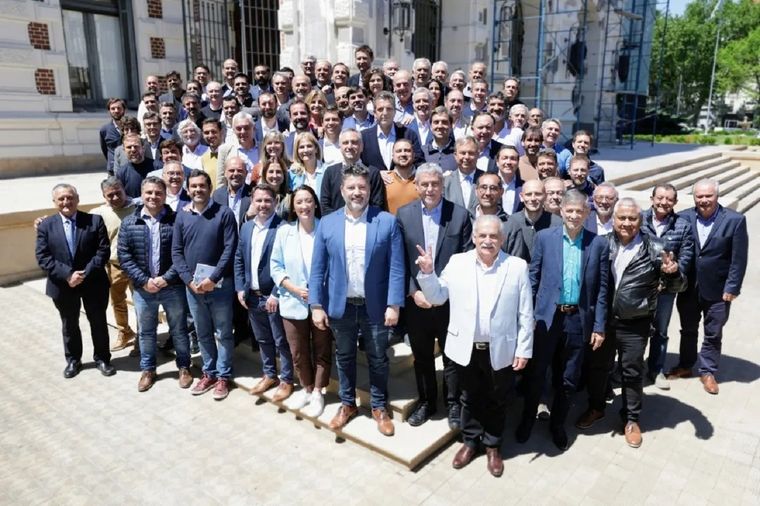 Foto de intendentes de Unión por la Patria, 2023. (Imagen ilustrativa) Foto: Facebook