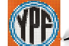 El logo de la empresa YPF en fototrama, uno de los más destacados. Foto: UBA