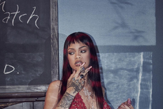 Este es el significado de los tatuajes de las celebridades que nadie te dijo Rihanna tiene varios tatuajes en diferentes partes del cuerpo: en la espalda, en los brazos, en la clavícula y otros lugares. Foto: Instagram @badgalriri