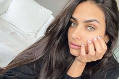 Renata Notni compartió en sus redes sociales los micro bikinis que luce en sus vacaciones por Israel y Grecia.