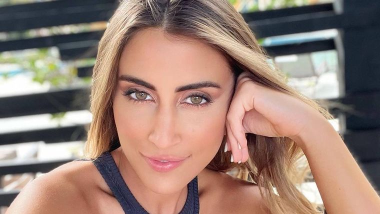 Sofía Rivera Torres se robó todas las miradas con un audaz bikini multicolor. Foto: Instagram/ Sofía Rivera Torres