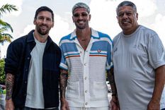 Lionel Messi, Rodrigo De Paul y Claudio Tapia, juntos, como cada vez que se reúne la Selección argentina. Lionel Messi, Rodrigo De Paul y Claudio Tapia, juntos, como cada vez que se reúne la Selección argentina.