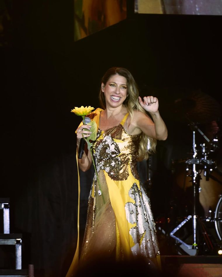 Imágenes del show de Bertotti por el mundo. Imágenes del show de Bertotti por el mundo.