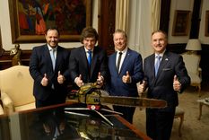 El presidente Javier Milei y su asesor Demian Reidel con el embajador de Estados Unidos, Peter Lamelas, y el senador republicano Rand Paul.