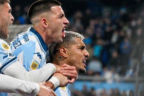 Racing llega al cierre del Clausura con dos caminos hacia la Libertadores y con la posibilidad de complicar a River. Racing llega al cierre del Clausura con dos caminos hacia la Libertadores y con la posibilidad de complicar a River.