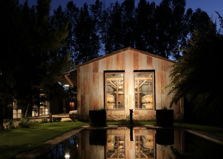 Andina Compañía Destilera. Andina Compañía Destilera.