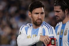 La fuerte frase de Lionel Messi al árbitro que no se vio en la transmisión de TV. Foto: FotoBaires. La fuerte frase de Lionel Messi al árbitro que no se vio en la transmisión de TV. Foto: FotoBaires.