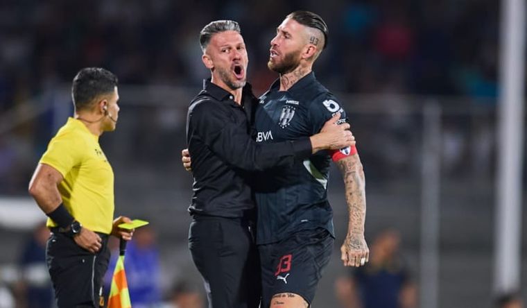 Demichelis logró convencer a Sergio Ramos, pero no para ir a River: se encontraron en Monterrey. Foto: MEXSPORT Demichelis logró convencer a Sergio Ramos, pero no para ir a River: se encontraron en Monterrey. Foto: MEXSPORT