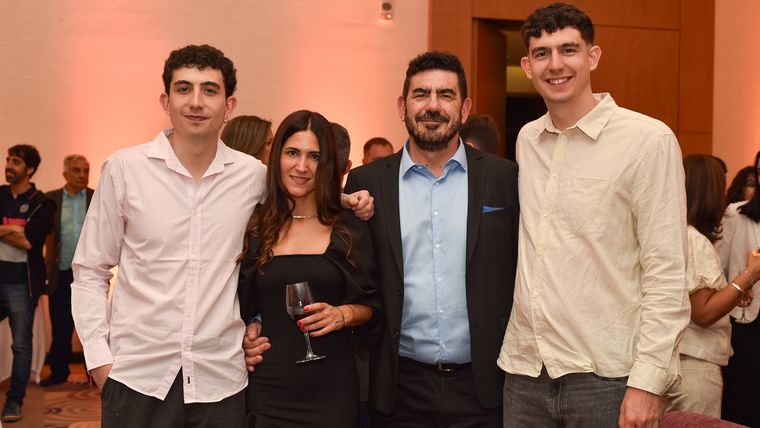 Bautista, Rodrigo Ongay, Stella Rivas y Joaquín. Bautista, Rodrigo Ongay, Stella Rivas y Joaquín.