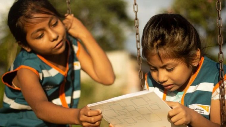 Cuanto mayor involucramiento familiar hay en el aprendizaje de los niños y las niñas se da un mayor nivel de desempeño en lectura. Foto: Foto: MDZ
