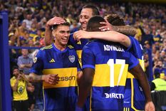 Zenón y los de Boca, de festejo. Foto: Télam