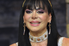 Maribel Guardia conquistó las redes con un coqueto vestido de flecos.