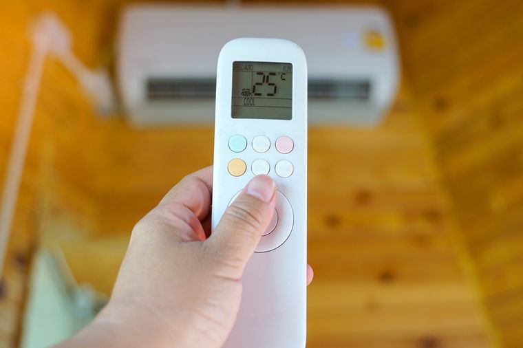 Un uso inteligente del aire acondicionado permite disfrutar del verano sin excesos de consumo.