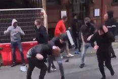 Serios incidentes en las cercanías de Old Trafford Foto: captura