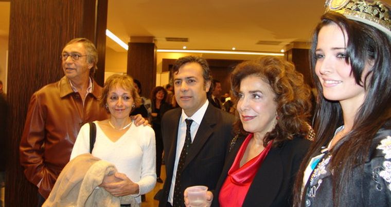 Luis Brandoni, Mónica Villa, el intendente Alfredo Cornejo, Mirta Busnelli y la Virreina Nadya de Longo. Foto: MDZ