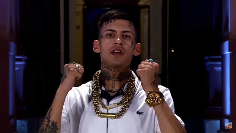 L-Gante fue parte de la conmemoración por el Día de la Restauración de la Democracia.