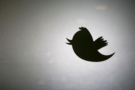 Twitter deja de ser gratuito y prohibe el uso de vocales