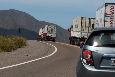 camioneros indignados con el funcionamiento de la aduana y las criticas a los funcionarios del paso camioneros indignados con el funcionamiento de la aduana y las criticas a los funcionarios del paso