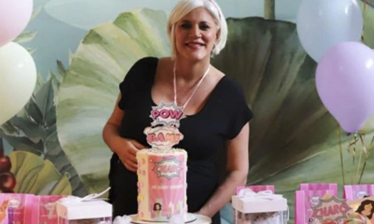 Débora DAmato compartió fotos de su baby shower La periodista está en la recta final del embarazo de su segunda hija