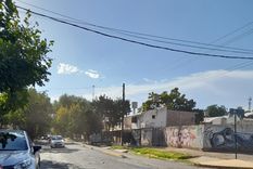 pase y mire: la singular ciclovia que se extiende sobre una calle destruida pase y mire: la singular ciclovia que se extiende sobre una calle destruida