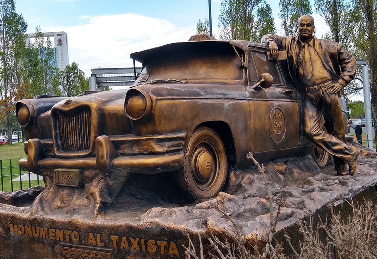 El monumento al taxista en Puerto Madero. El monumento al taxista en Puerto Madero.