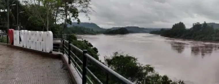 Por la crecida hubo evacuados en Misiones. Por la crecida hubo evacuados en Misiones.