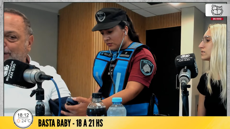 Baby Etchecopar fue asistido por un problema de salud en Radio Rivadavia.  Baby Etchecopar fue asistido por un problema de salud en Radio Rivadavia.