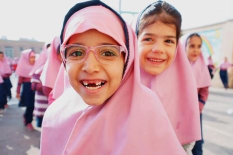 Niñas y niños de Irán pueden anotarse para participar de la guerra contra Estados Unidos e Israel. Foto Efe Niñas y niños de Irán pueden anotarse para participar de la guerra contra Estados Unidos e Israel. Foto Efe