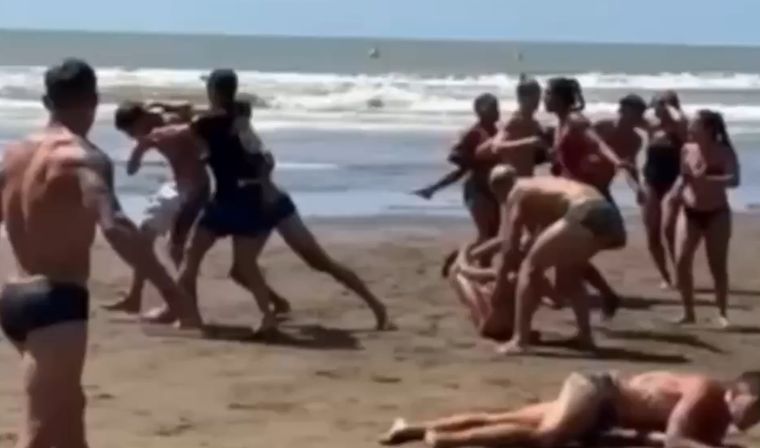 El hecho fue registrado por los testigos y por un dron que sobrevolaba la zona. Foto: Captura de video