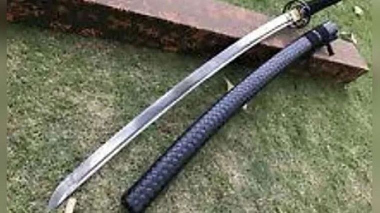 La katana utilizada en el doble crimen fue descripta como un elemento de punta aguzada, doble filo y largo considerable Foto: Captura de video