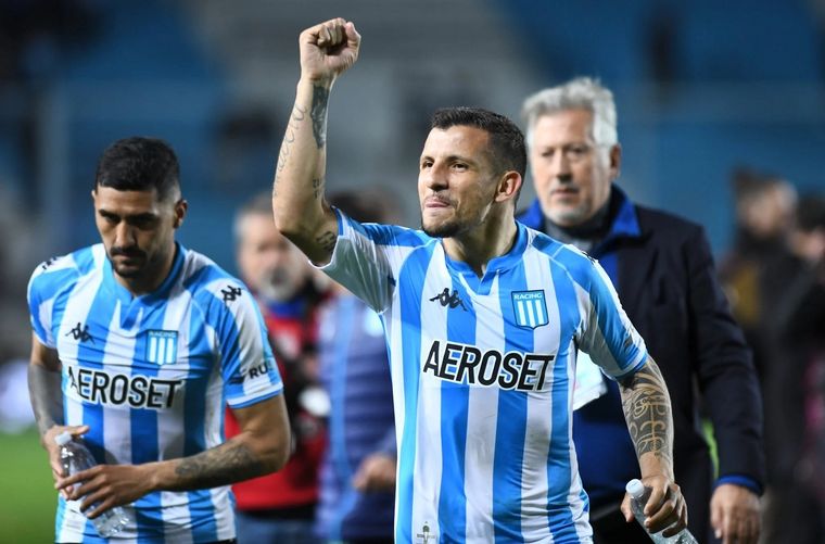 Vecchio dejó de lado las cábalas y reconoció que van por el campeonato. Foto: Racing