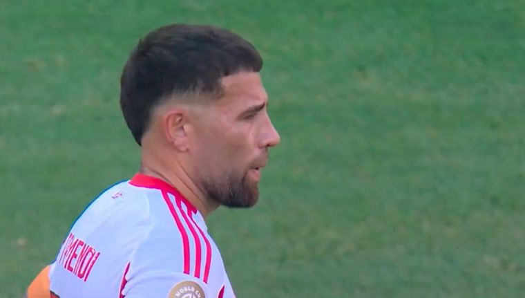 Otamendi no fue bien recibido por la hinchada de Boca.