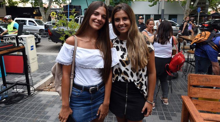 ¡Diosas! Valentina Solari y su amiga Giuliana. Foto: ALF PONCE / MDZ
