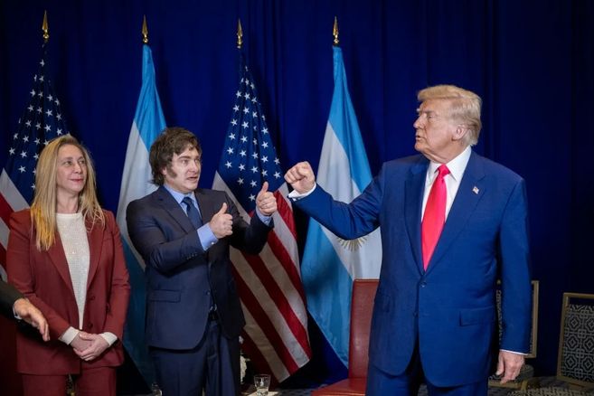 Javier Milei y Donald Trump en la última reunión bilateral antes del salvataje, este martes se verán nuevamente las caras.