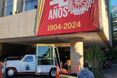 MDZol | El ACA expuso el “Papamóvil” utilizado por el Papa Foto: ACA