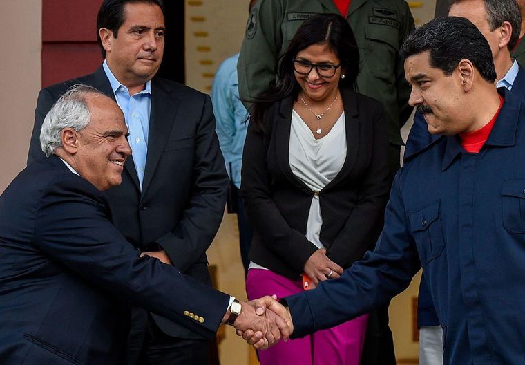 Samper mantenido estrechos contactos con el gobierno venezolano desde tiempos de Hugo Chávez y conoce bien a Delcy Rodríguez.