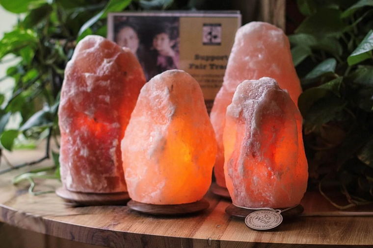 Las lámparas de sal son beneficiosas para la salud. Foto: The Himalayan Trading Co.