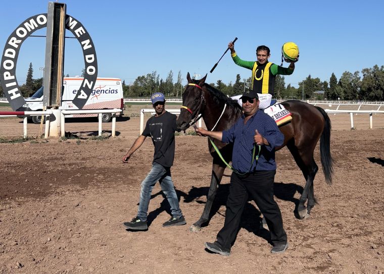Cristán López el domingo festejando el Clásico Vendimia. Foto: Foto: Gobierno de Mendoza.
