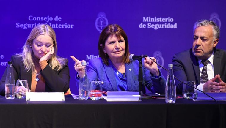 Patricia Bullrich en Mendoza junto a Hebe Casado y Alfredo Cornejo Foto: Rodrigo DAngelo / MDZ
