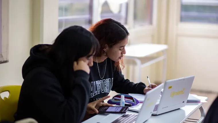 El fracaso escolar no es una fatalidad, sino el resultado de la conjunción de dos pobrezas. El fracaso escolar no es una fatalidad, sino el resultado de la conjunción de dos pobrezas.