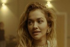 a rita ora se le abrio de mas su vestido y provoco la locura en sus seguidores