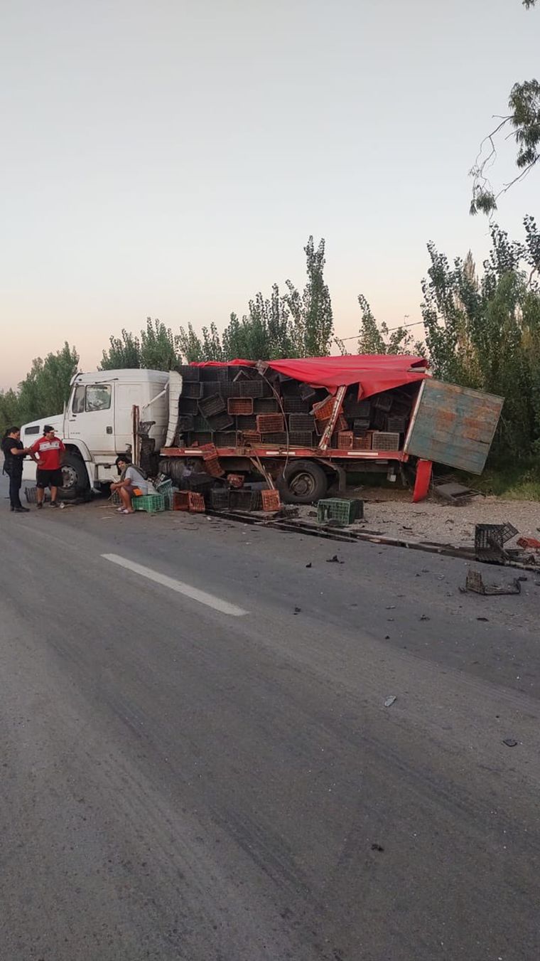 Murió una persona en un choque entre camiones Foto: X @MailenSanchez5