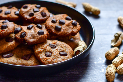 Tentación keto total: receta de galletitas con mantequilla de maní y chips sin culpa. Tentación keto total: receta de galletitas con mantequilla de maní y chips sin culpa.