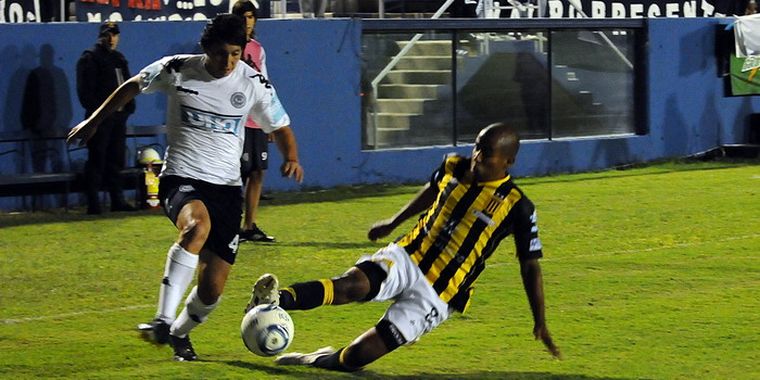 Sobre el final la Lepra logró un buen triunfo. Foto: Nacho Gaffuri / MDZ