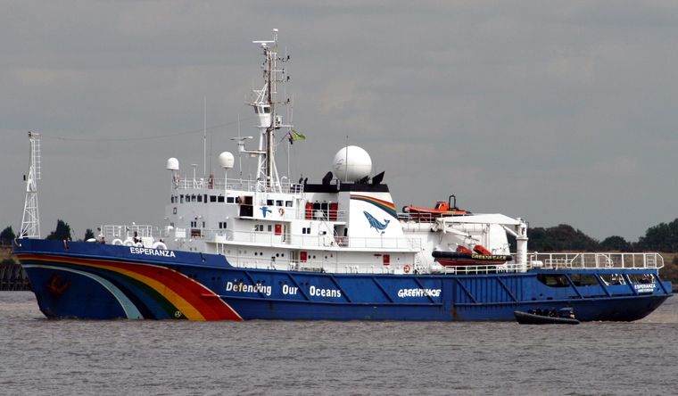 La nave Esperanza de Greenpeace en el río Támesis, Foto: Wikipedia.