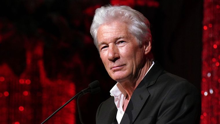 RICHARD GERE ESTÁ PERDIDAMENTE ENAMORADO DE SU ESPOSA. LOS 33 AÑOS DE EDAD QUE LOS SEPARA NUNCA COINDICIONÓ SU AMOR. Foto: Archivo